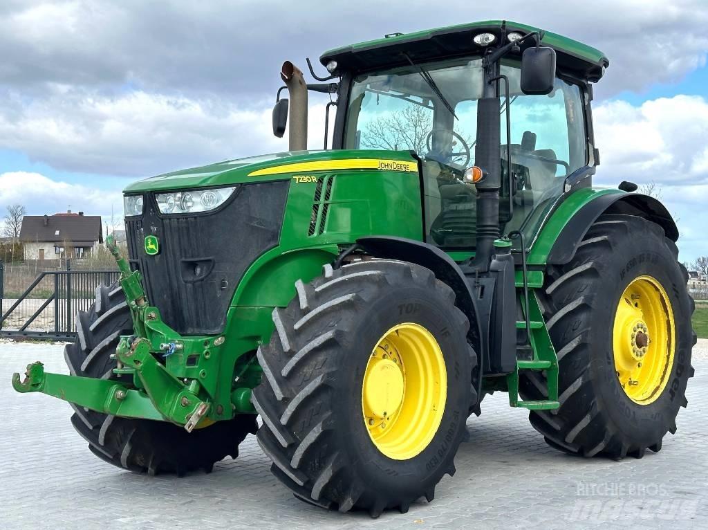 John Deere 7230 R Tractoren