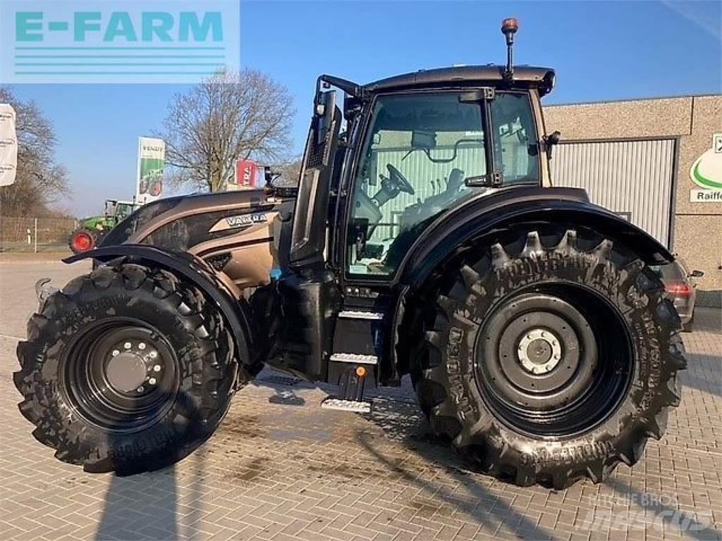 Valtra t215a Tractoren