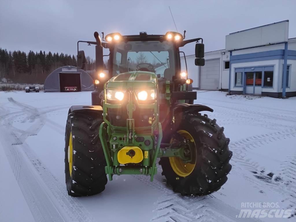 John Deere 6155 R Tractoren