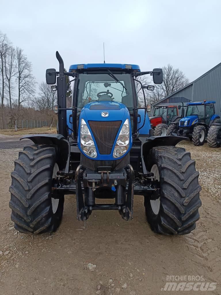 New Holland T7040 Tractoren