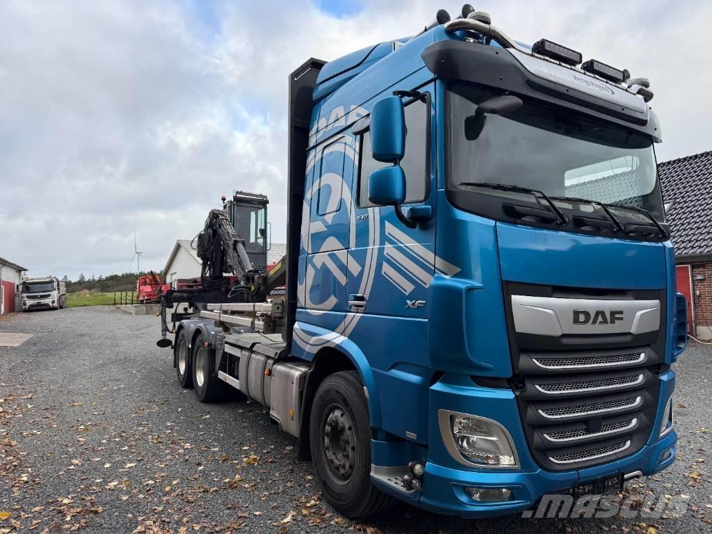 DAF XF 530 6x4 Vrachtwagens voor bosbouwmachines