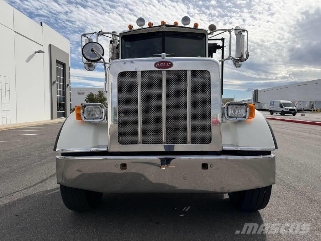 Peterbilt 365 Containertrucks met kabelsysteem