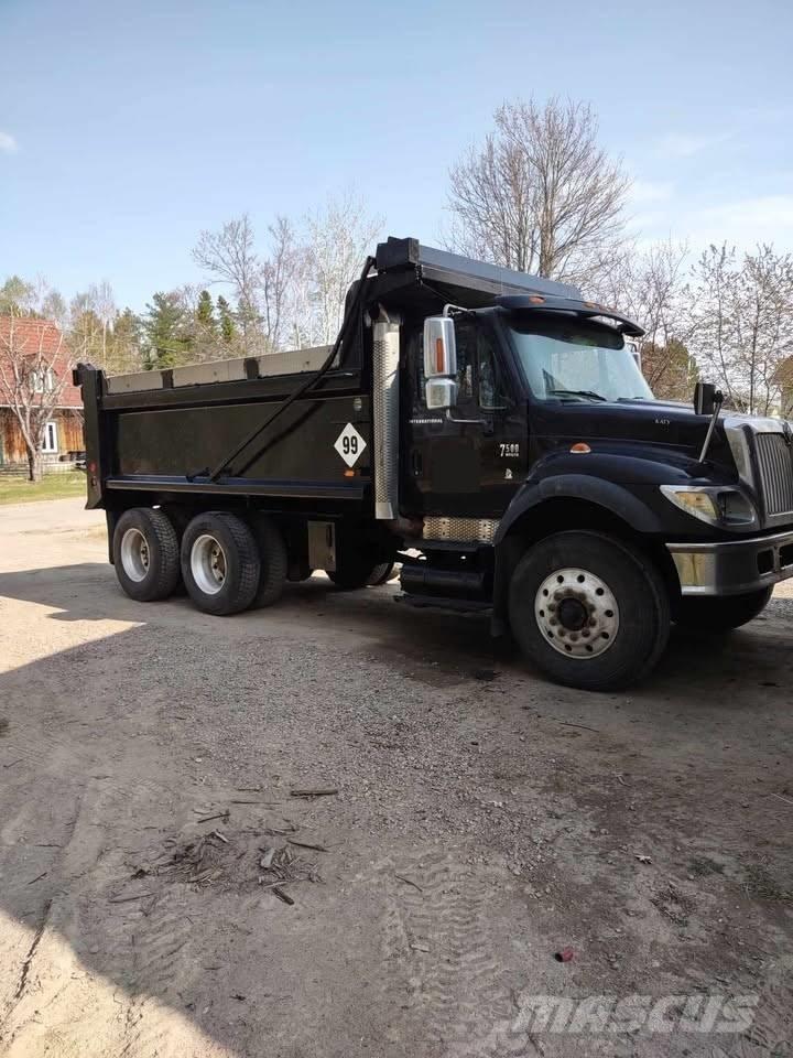 International 7500 Kipper