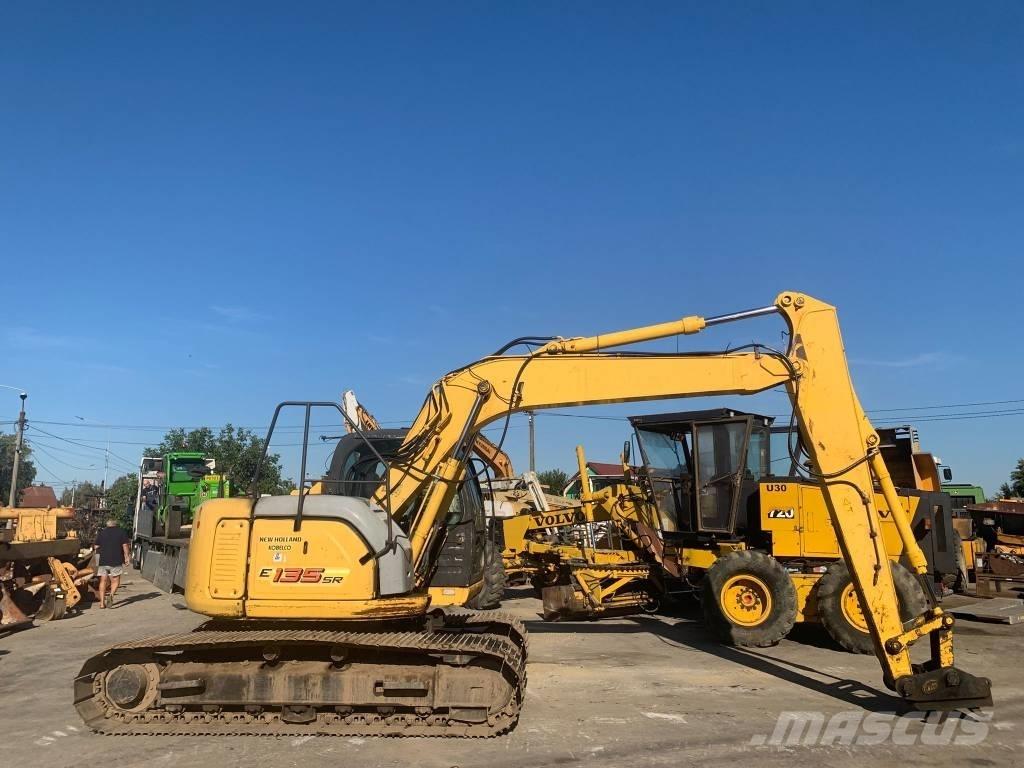 New Holland E 135 SR Rupsgraafmachines