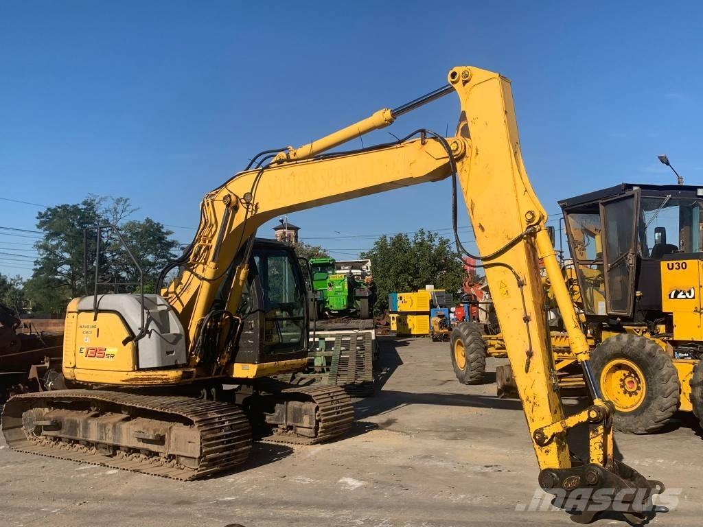 New Holland E 135 SR Rupsgraafmachines