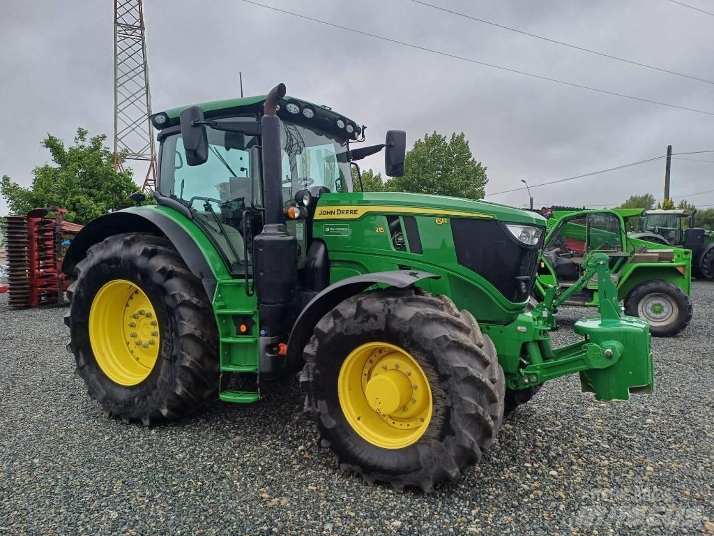 John Deere 6R 215 Tractoren