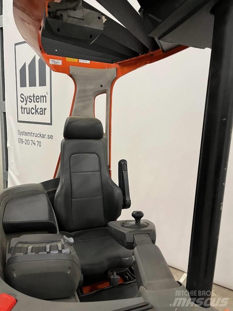BT RRE160E Reachtruck voor hoog niveau