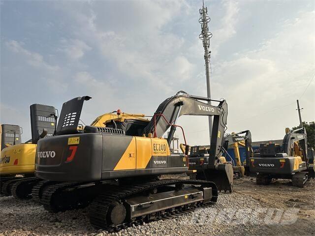 Volvo EC240 Rupsgraafmachines