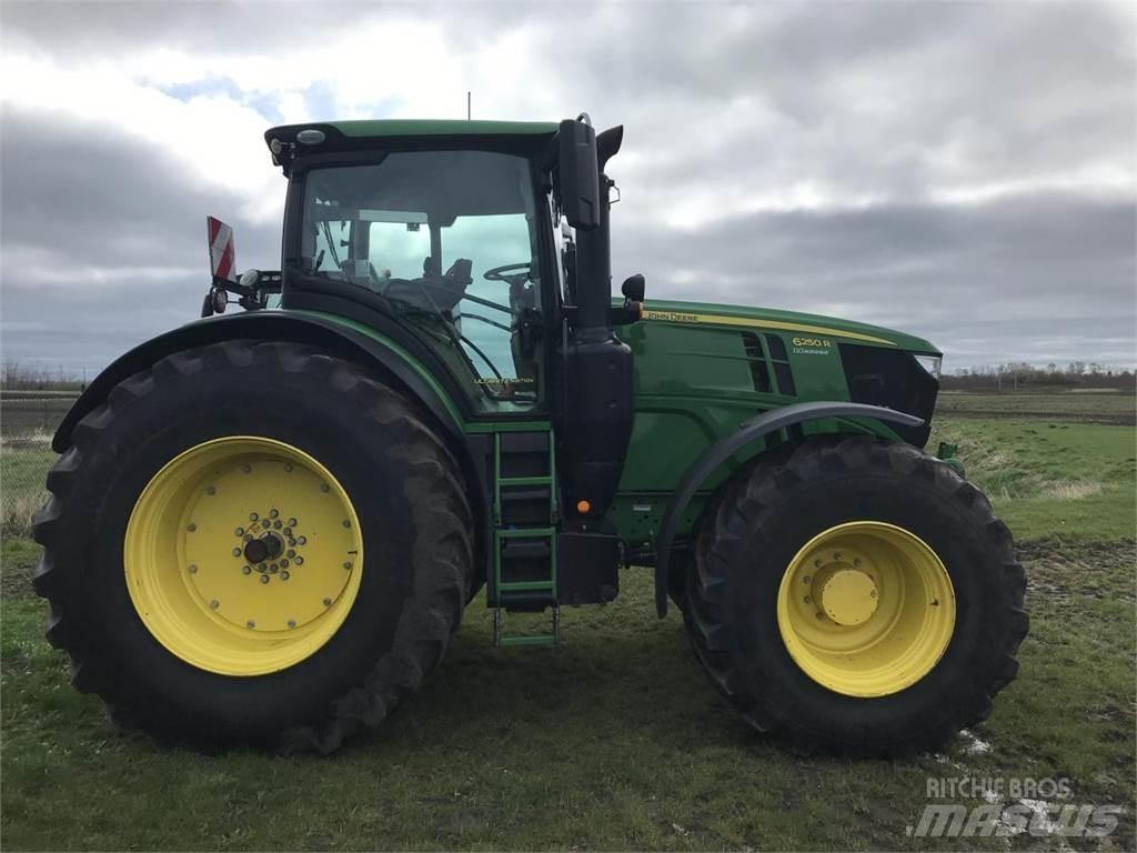 John Deere 6250R Tractoren