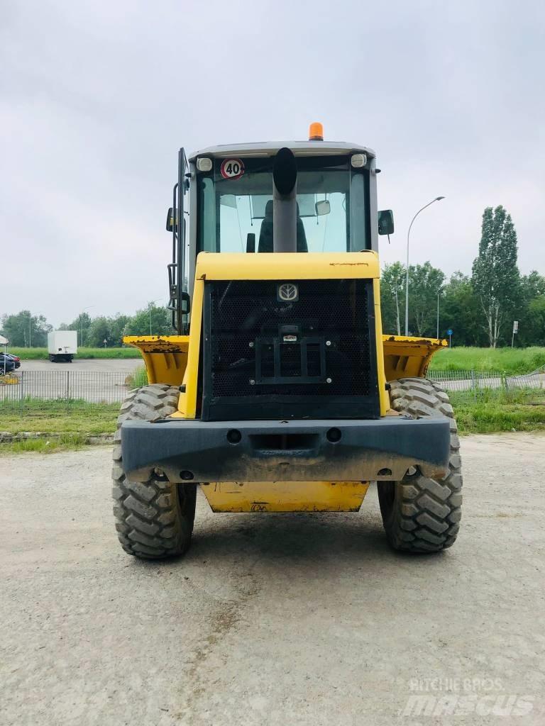 New Holland W 110 B Wielladers