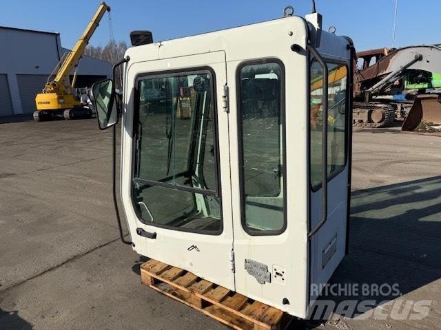 Liebherr SERIA B CAB Cabine en interieur