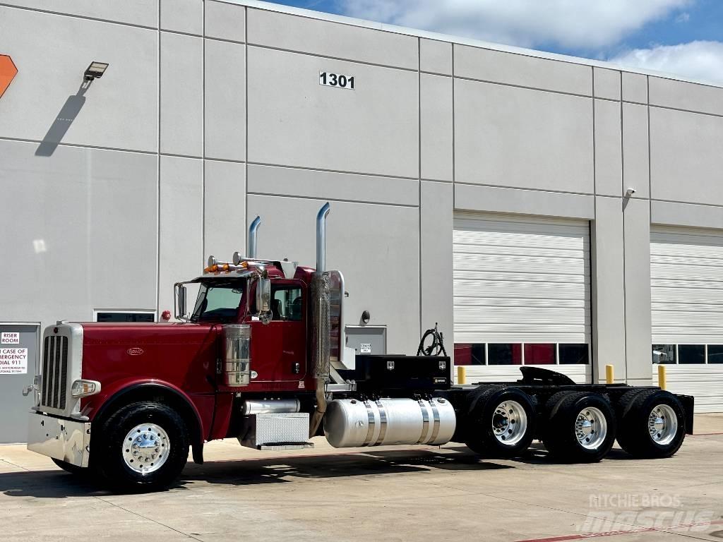 Peterbilt 389 Trekkers
