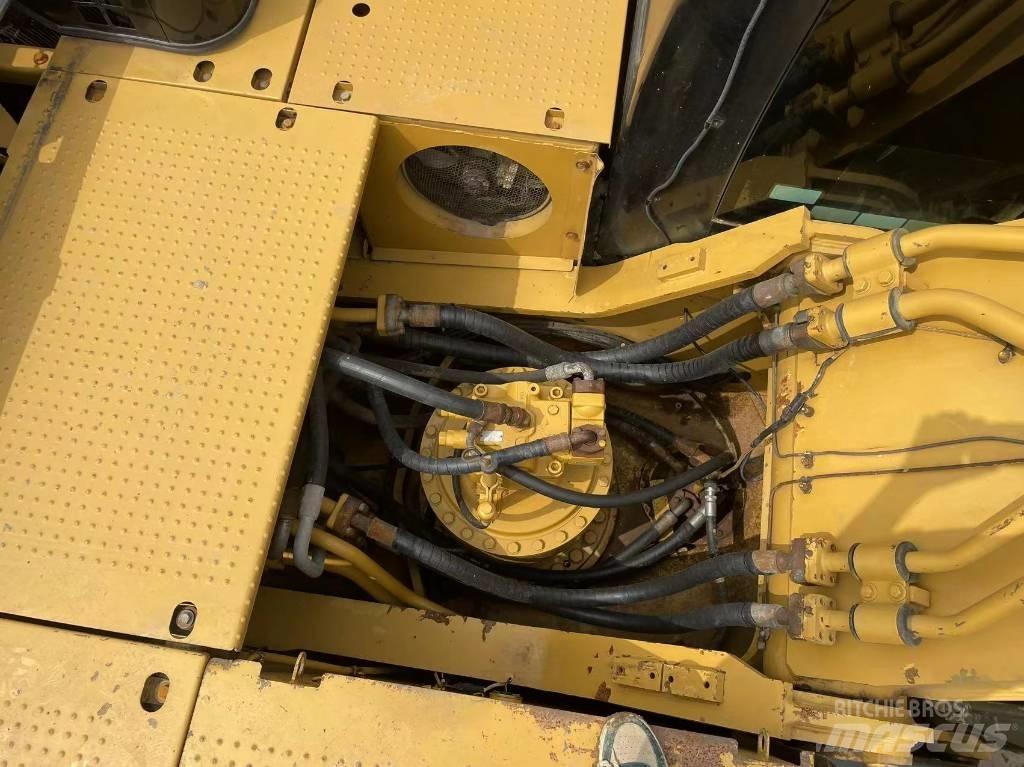 CAT 330 D Rupsgraafmachines