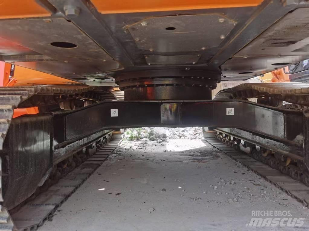 Hitachi ZX 200 Rupsgraafmachines