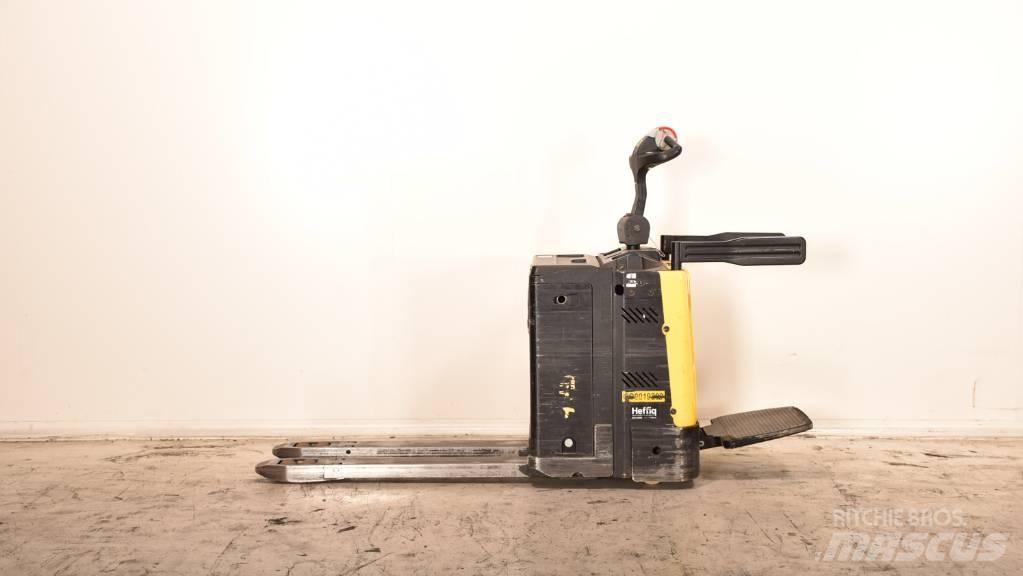 Hyster P 2.0 S Pallettruck met meerij platform