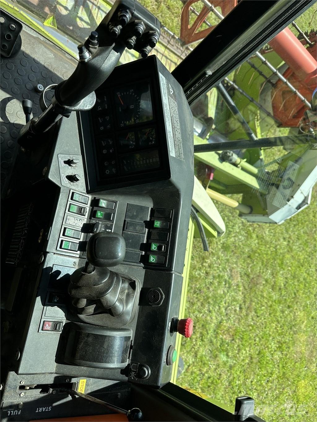 CLAAS Mega 208 Maaidorsmachines