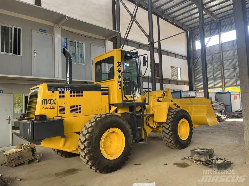 Komatsu WA 320-3 Wielladers