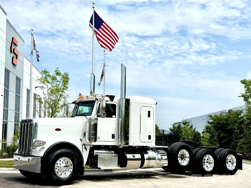 Peterbilt 389 Trekkers