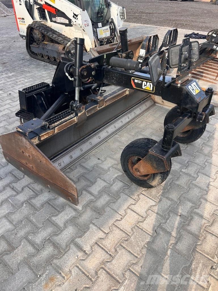 CAT BB121 Schavers