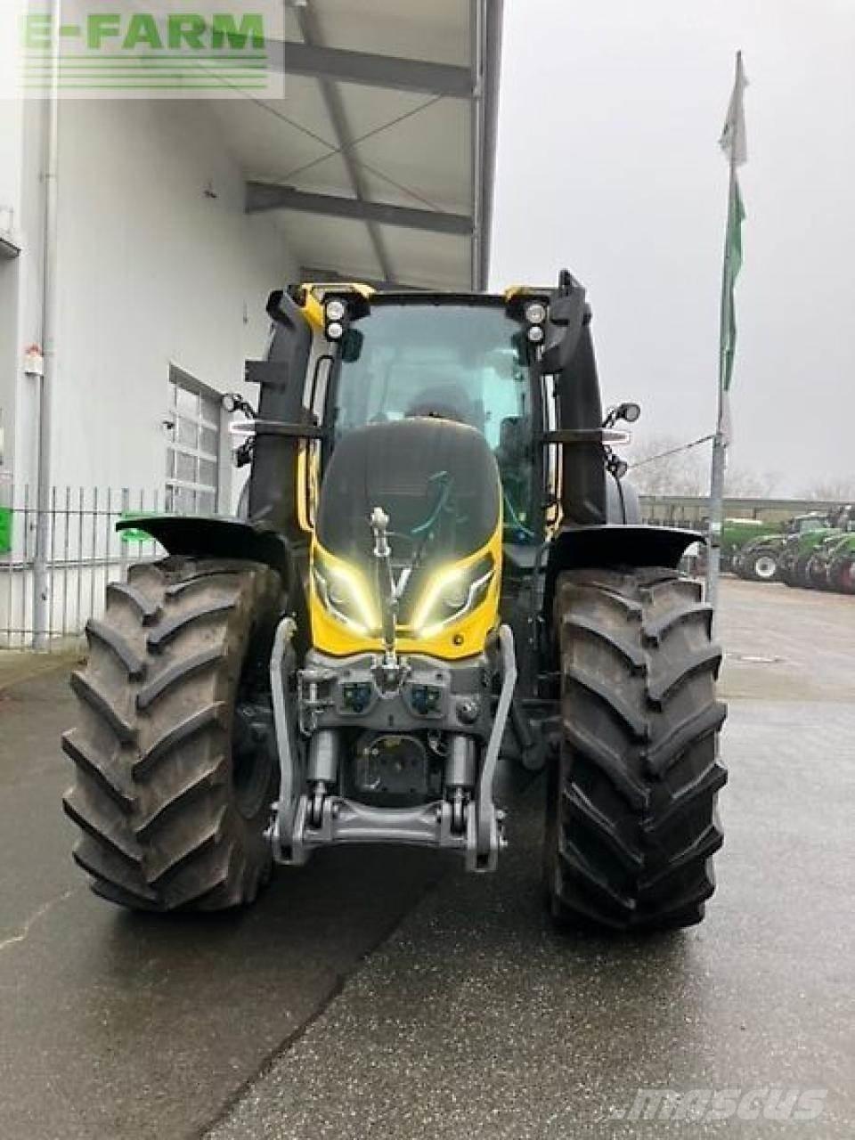 Valtra q305 Tractoren