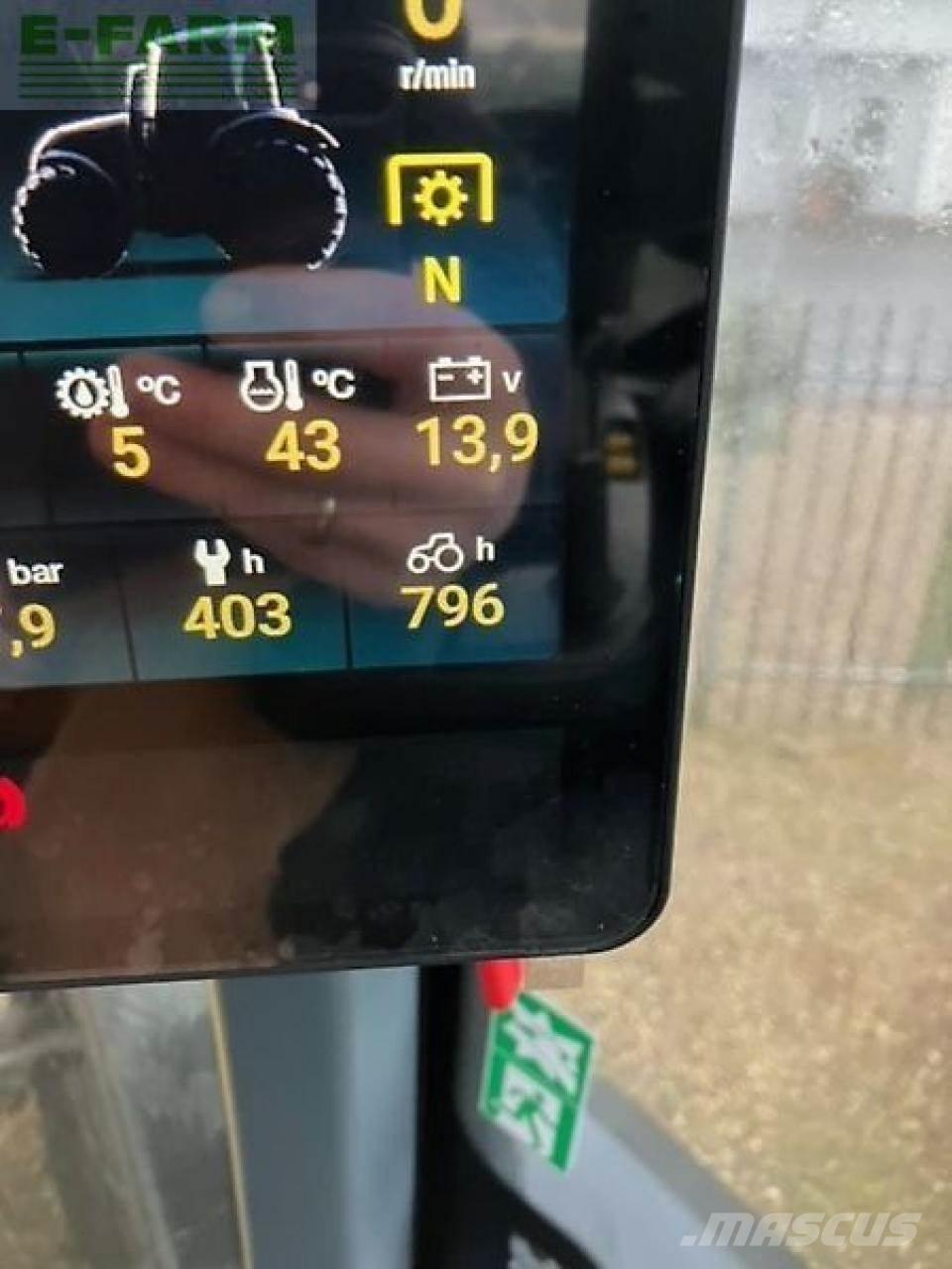 Valtra q305 Tractoren