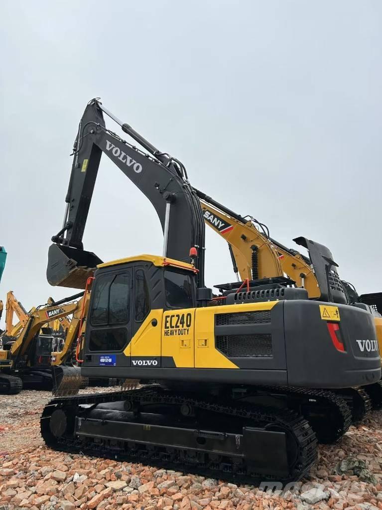 Volvo EC 240 Rupsgraafmachines