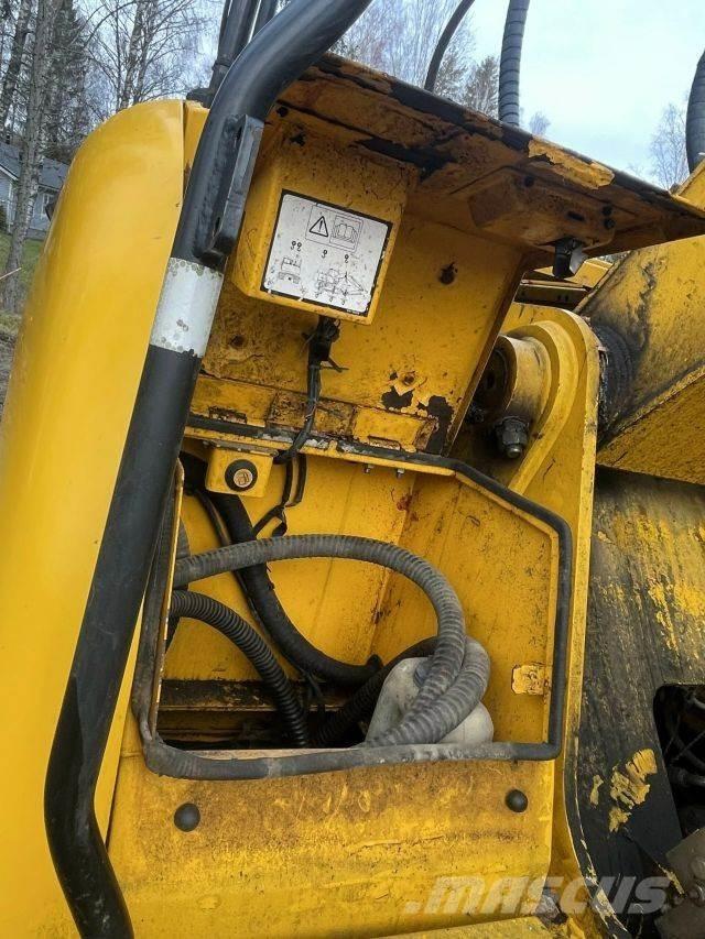 JCB JS 200 LC Rupsgraafmachines