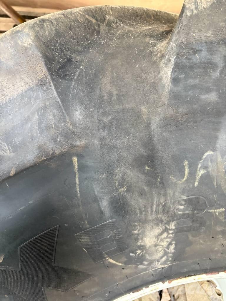 Michelin 800/70R32 Banden, wielen en velgen