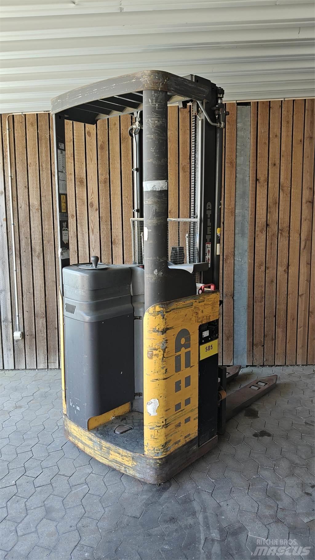 Atlet AJN Pallettruck met meerij platform