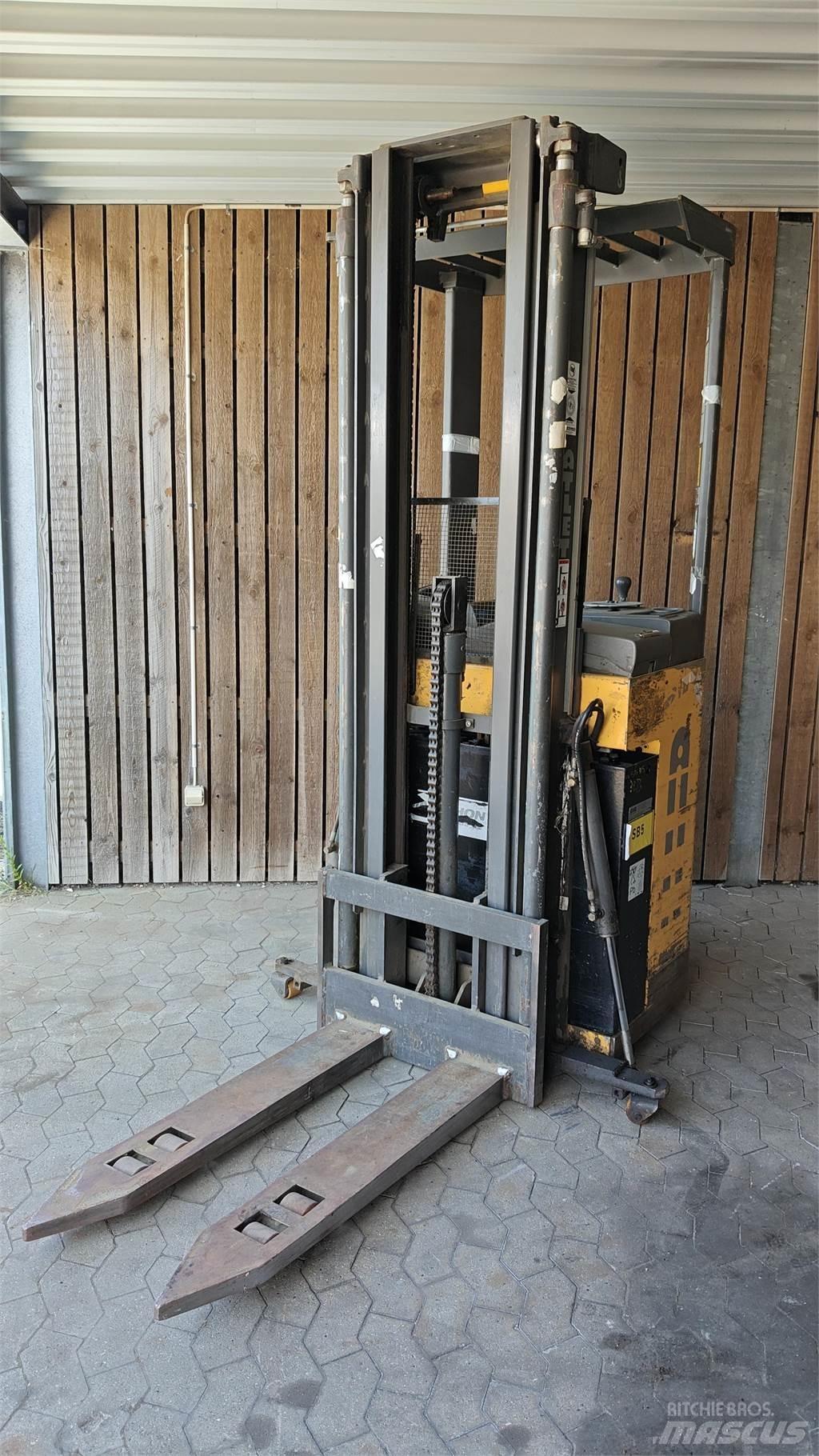Atlet AJN Pallettruck met meerij platform