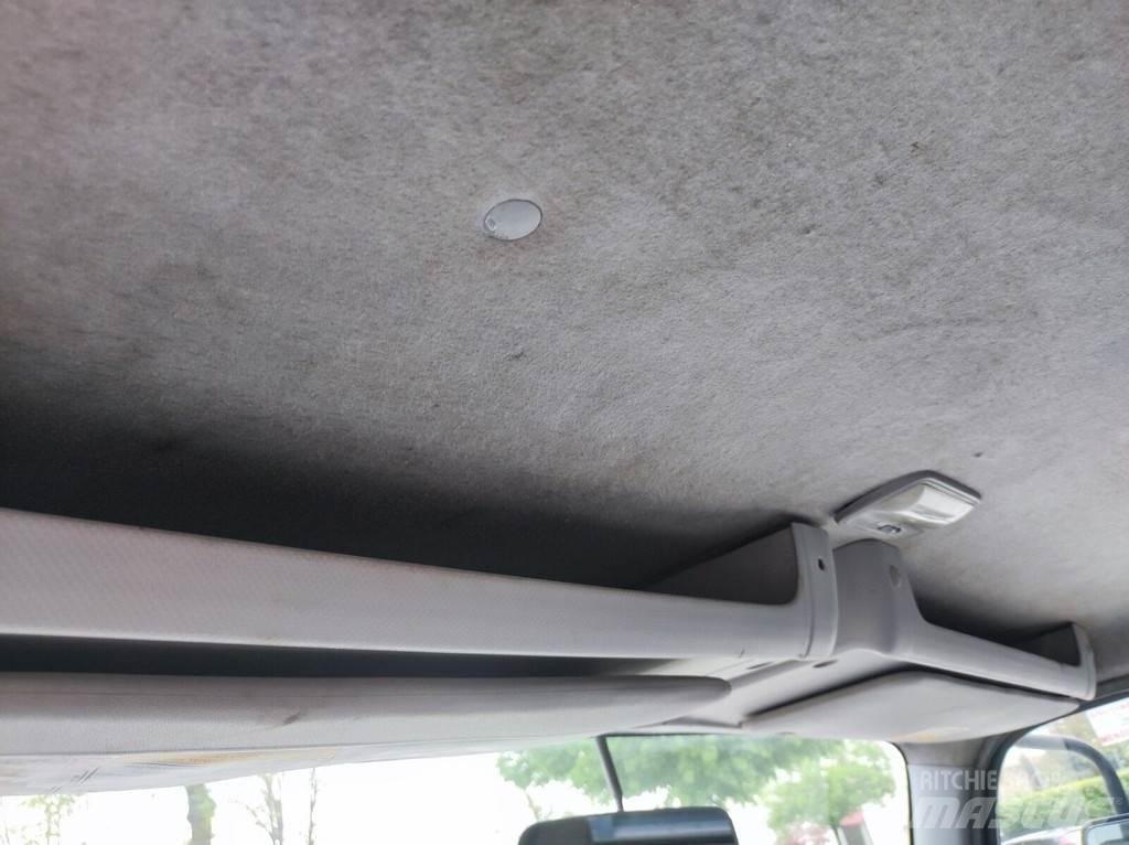 Isuzu 1815 mm Cabine en interieur