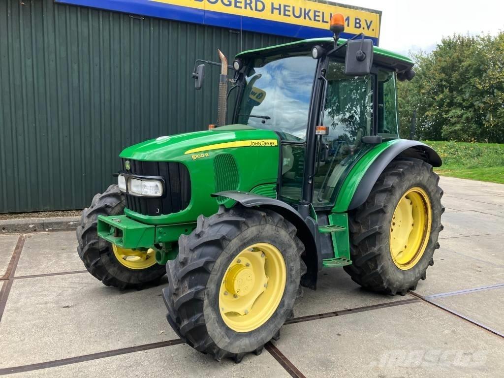 John Deere 5100 R Tractoren