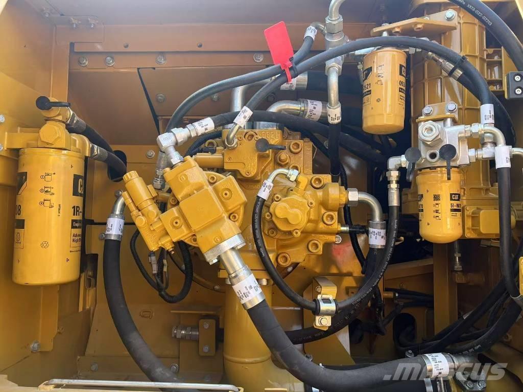 CAT 330 D Rupsgraafmachines