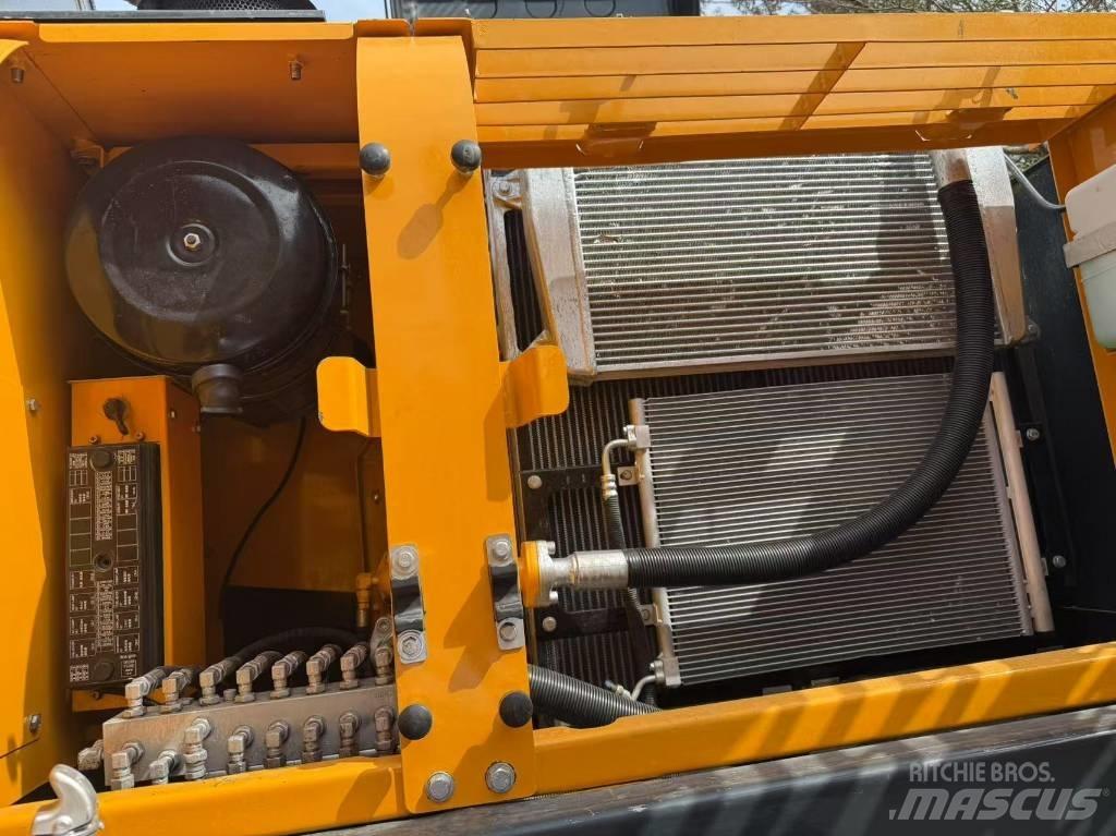 Hyundai 305 Rupsgraafmachines