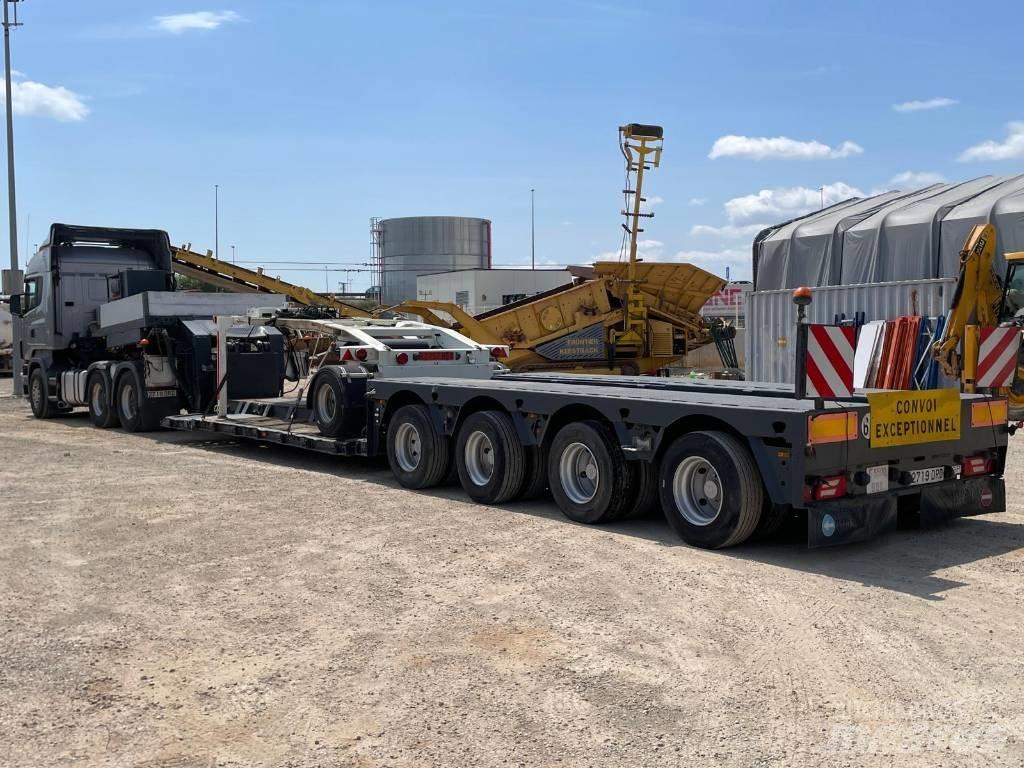 Scania R 580 Vrachtwagen met vlakke laadvloer en lier