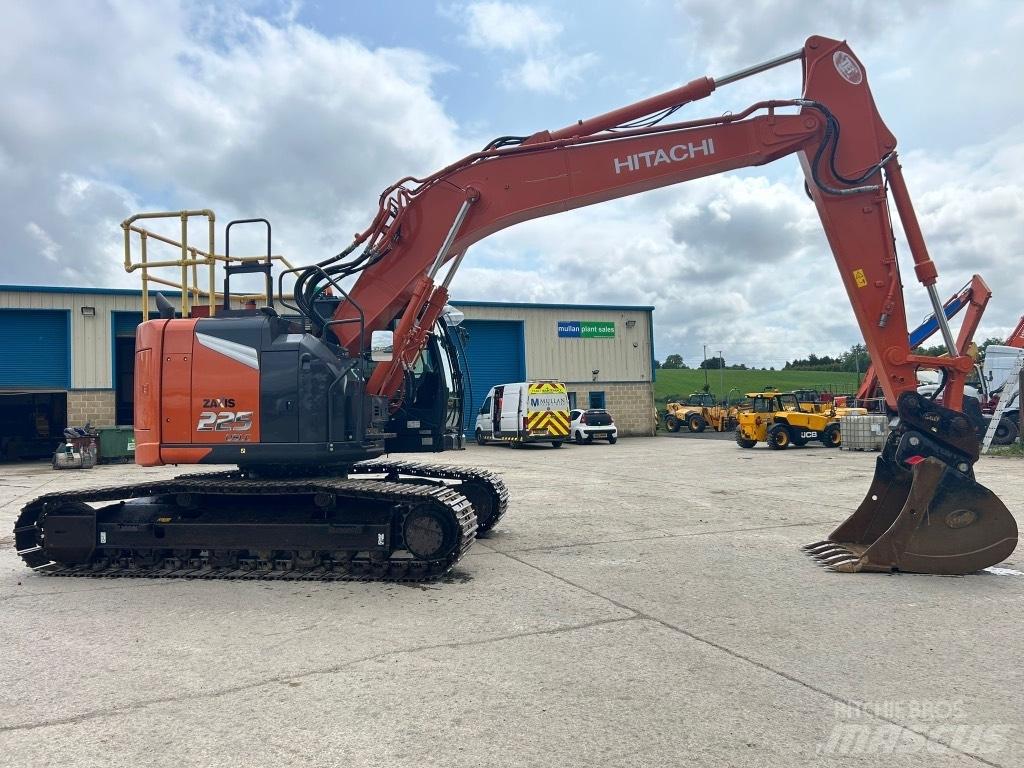 Hitachi ZX225 USLC-7 Rupsgraafmachines