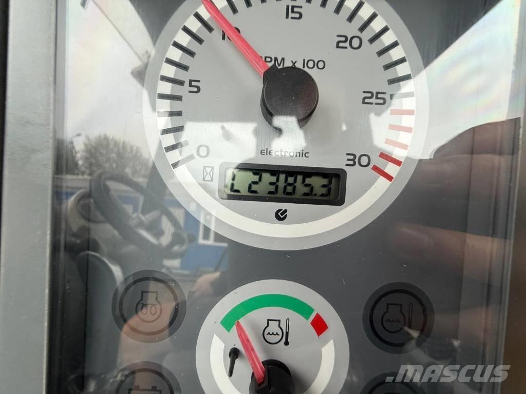 Komatsu WB 93 S-5 Graaf-laadcombinaties