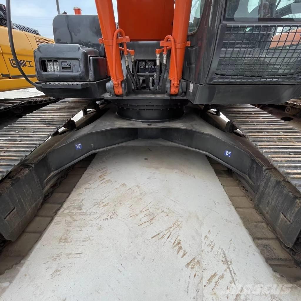 Hitachi ZX 240 Rupsgraafmachines