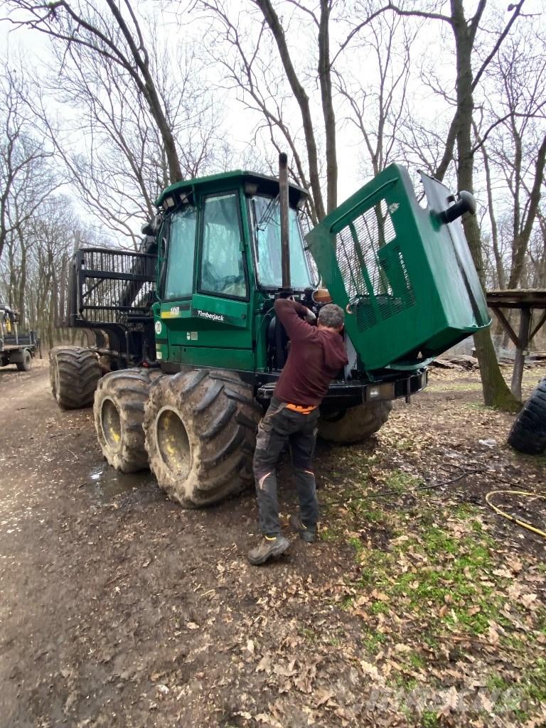 Timberjack 1410 B Uitrijwagens