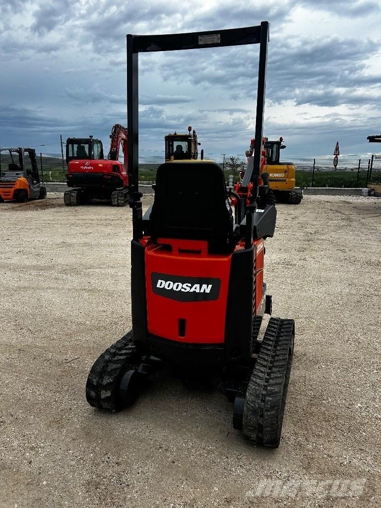 Doosan DX 10 Z Minigraafmachines < 7t