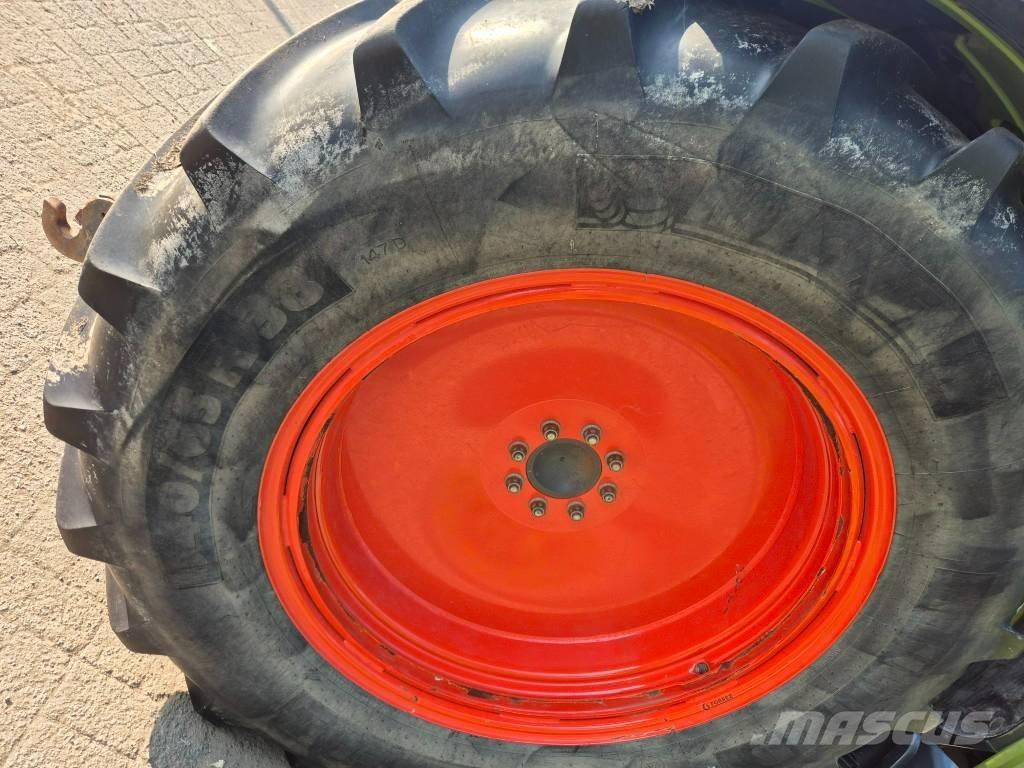 CLAAS Axos 340 Tractoren