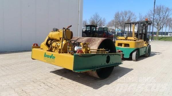 Vibromax W 501 Aanhangtrilwalsen