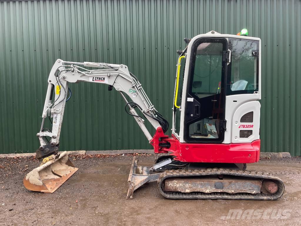 Takeuchi TB 325 R Minigraafmachines < 7t