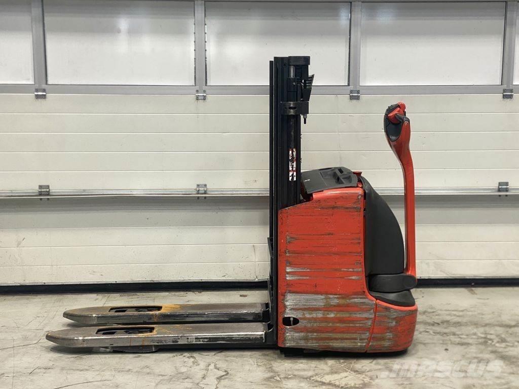 Linde L12 I Meeloop stapelaar