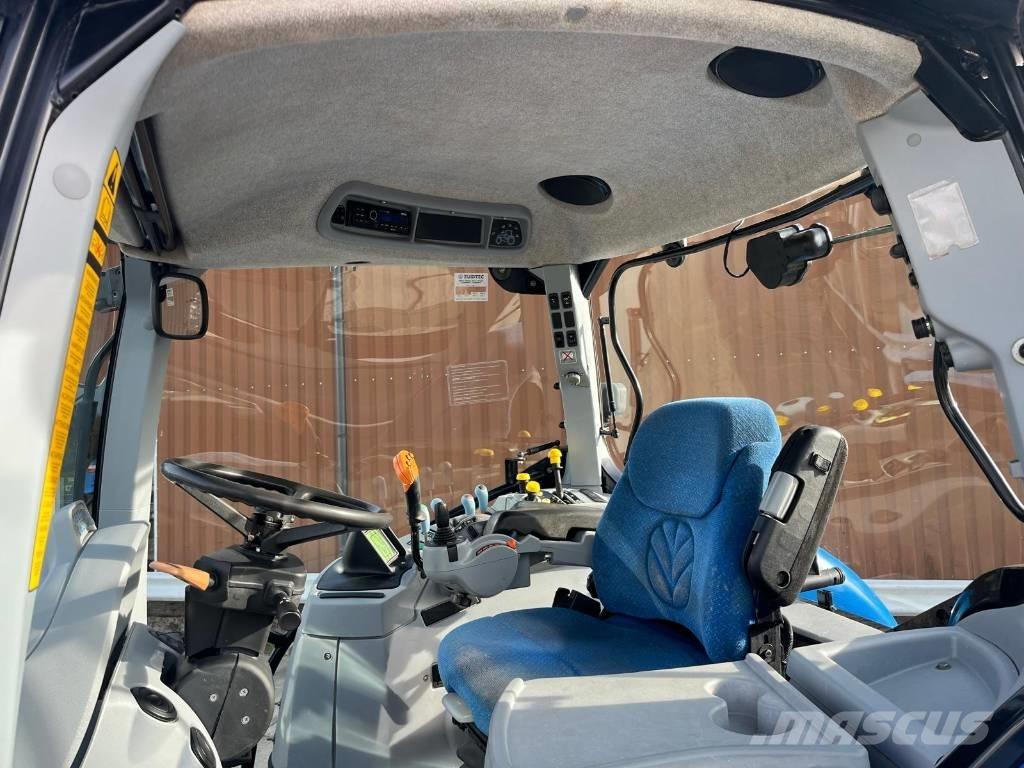 New Holland T7060 Tractoren
