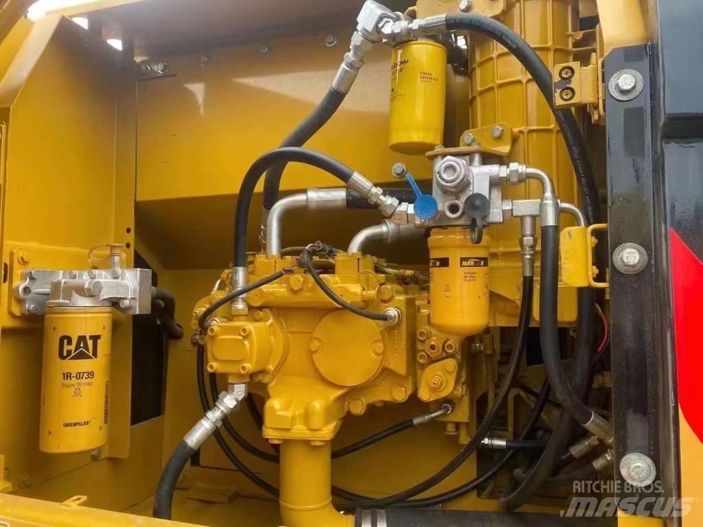 CAT 320 D Rupsgraafmachines