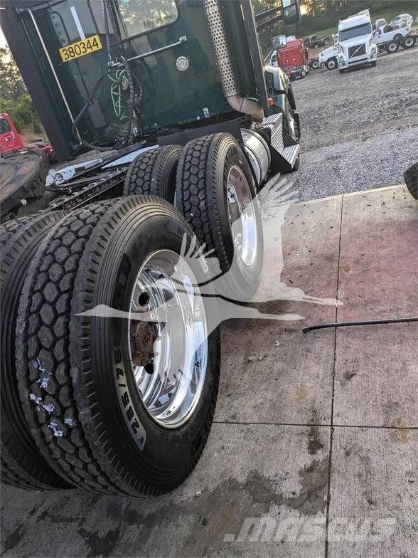 Kenworth T680 Trekkers