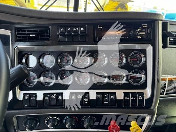 Kenworth W900 Trekkers