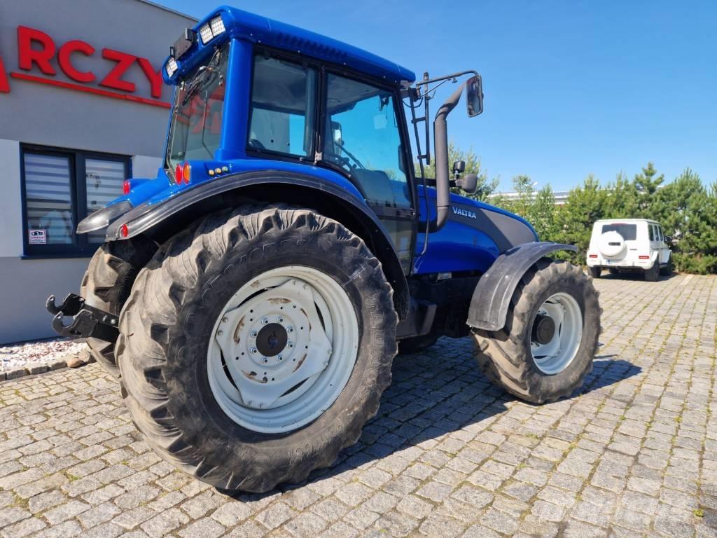 Valtra T 140 Tractoren