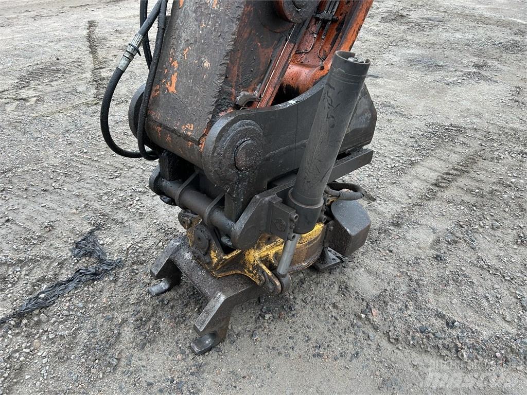 Hitachi ZX210LC-3 Rupsgraafmachines